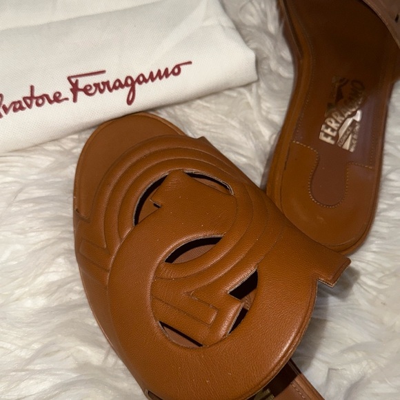 FERRAGAMO Gancini sandals - Picture 14 of 16